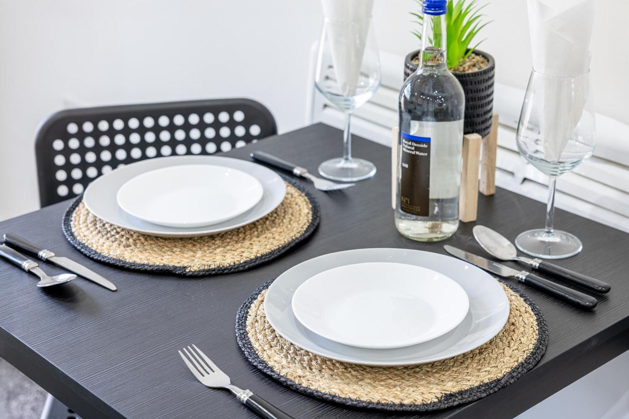 Rnm - Upgraded Business Stay For Travelling Contractors, All Amenities, Private Access Entire Place, Kitchen & Washroom, Smart Tv, Easy Access, Parking Nearby Cradley Heath Exterior photo